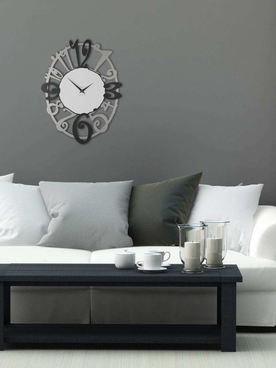 Elegante orologio da parete particolare e moderno Michelle di CalleaDesign - ambientazione